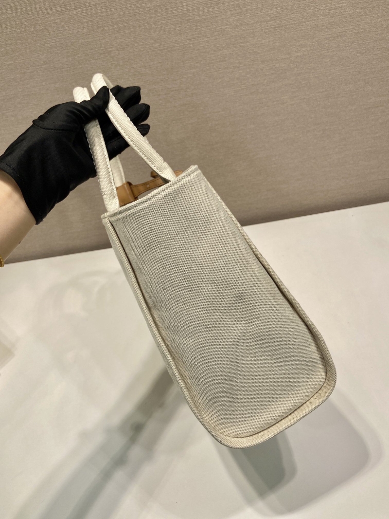 Pra*a tote bags